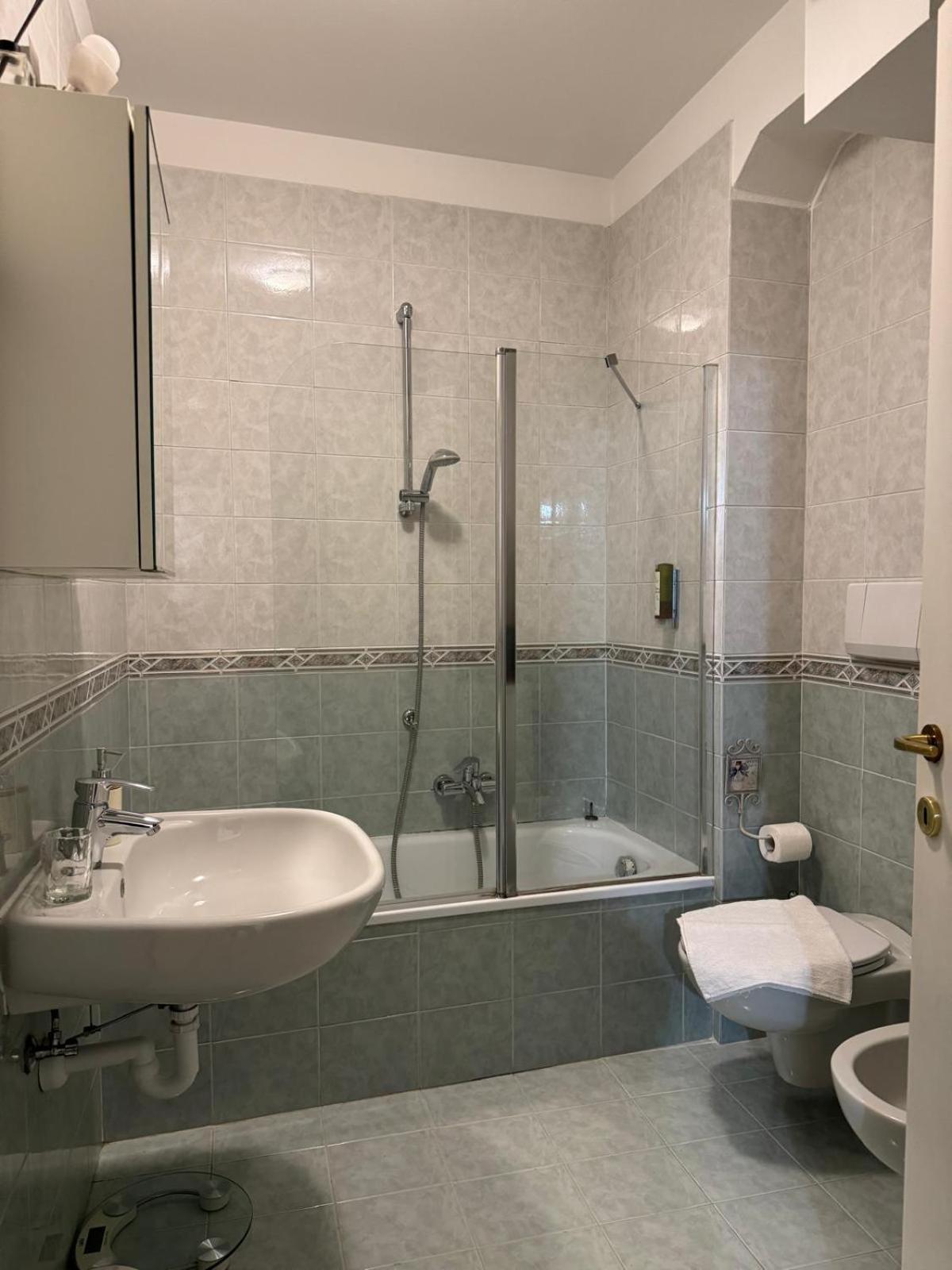 Duomo Nest Entire Apartment Тренто Экстерьер фото
